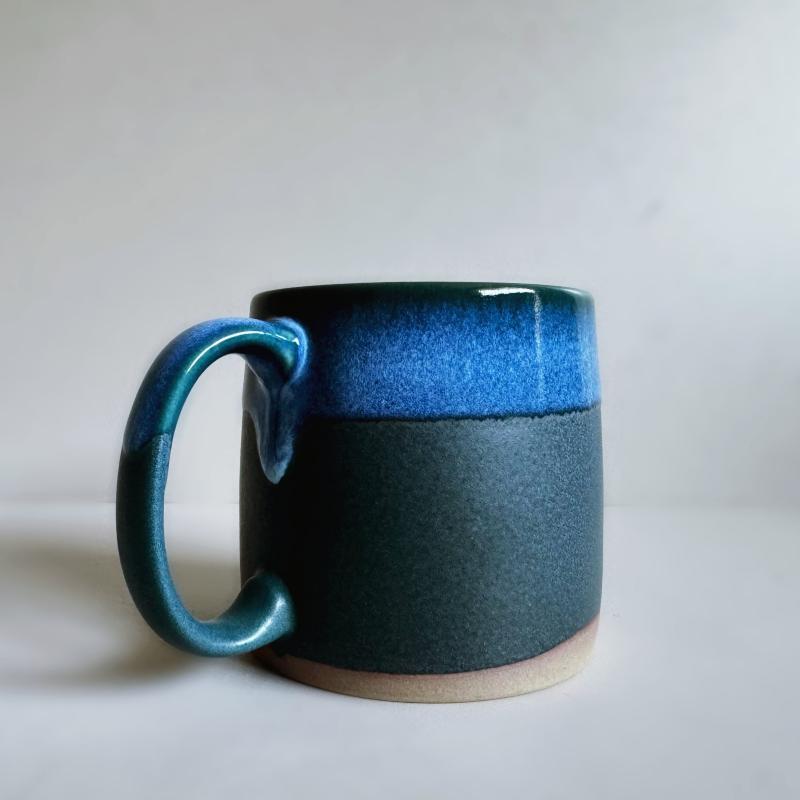 Handcrafted Japanese large mug in dark green colour with a large handle. Made in Gifu prefecture, Japan.