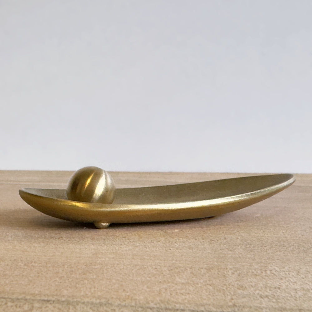 Nousaku Japanese brass incense holder. Available at Toka Ceramics.