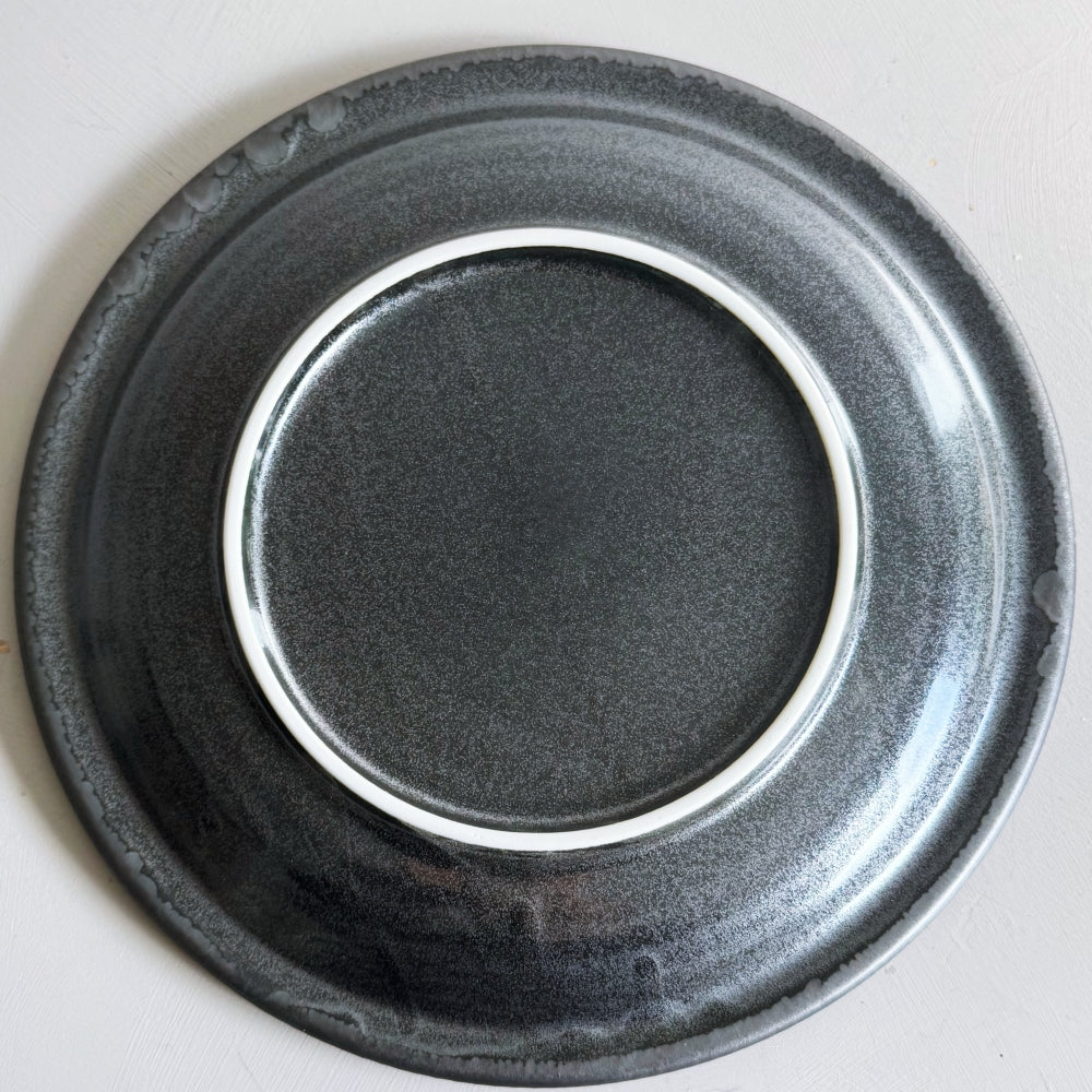 Black matt glazed dinner plate. Made in Japan, Mino Ware. Available at Toka Ceramics.