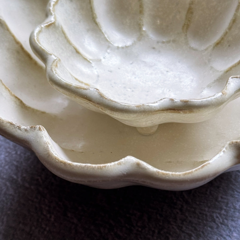 Kaneko Kohyo Rinka  Serving Bowl 21cm in white, Mino ware made in Japan. Available at Toka Ceramics.