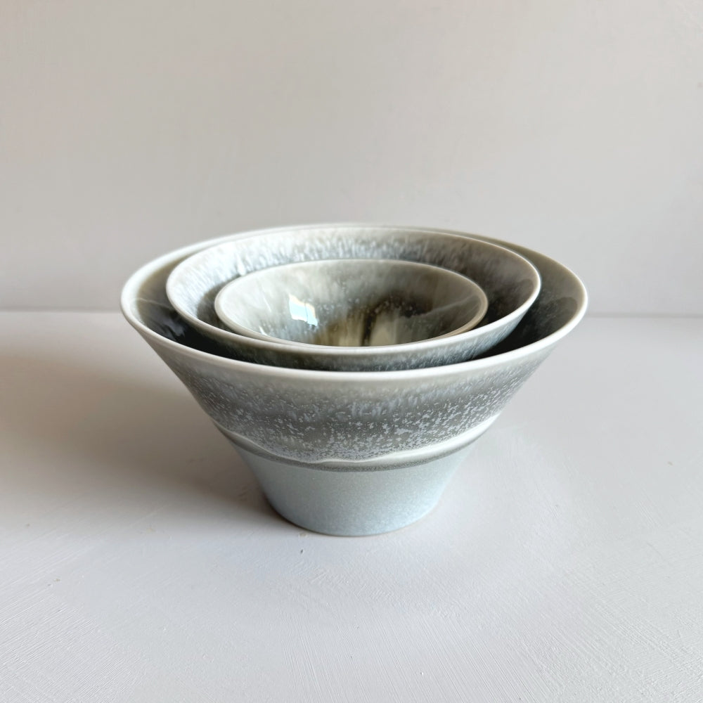 Icicle large bowl: hand crafted by Sinkogama in Mino, Gifu, Japan. Unique glaze captures nature's beauty. Available at Toka Ceramics. 