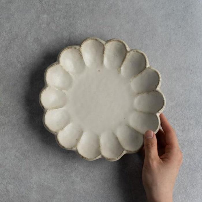 Kaneko Kohyo Rinka Plate 21.5cm, available at Toka Ceramics.